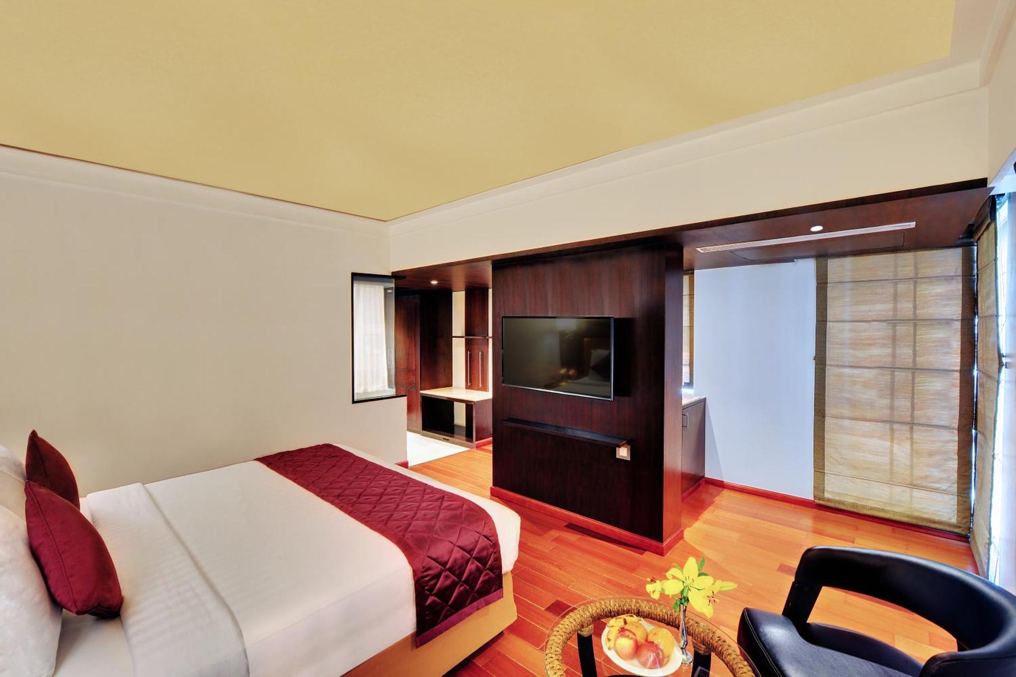 Iris The Business Hotel Бангалор Экстерьер фото