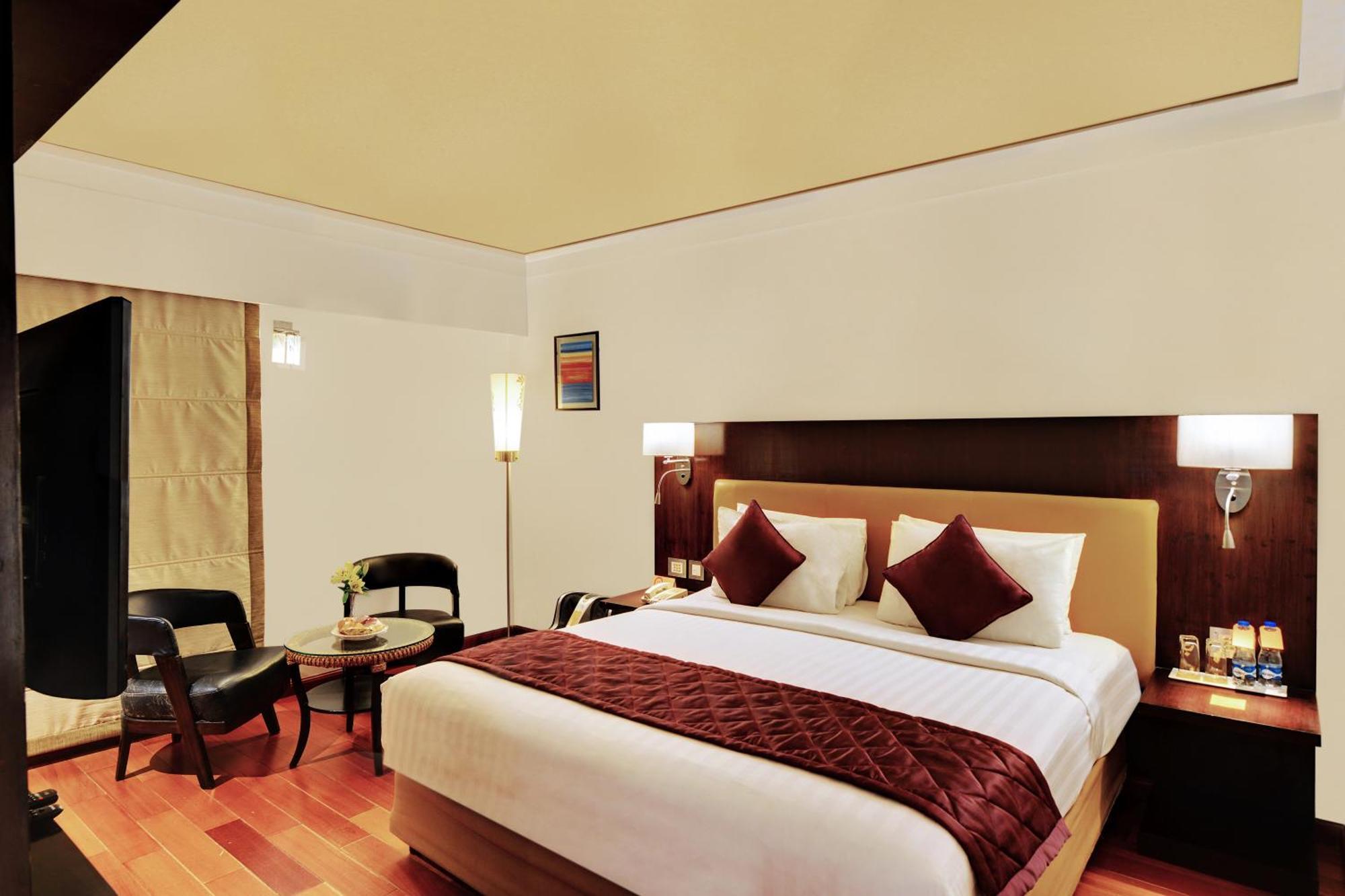 Iris The Business Hotel Бангалор Экстерьер фото