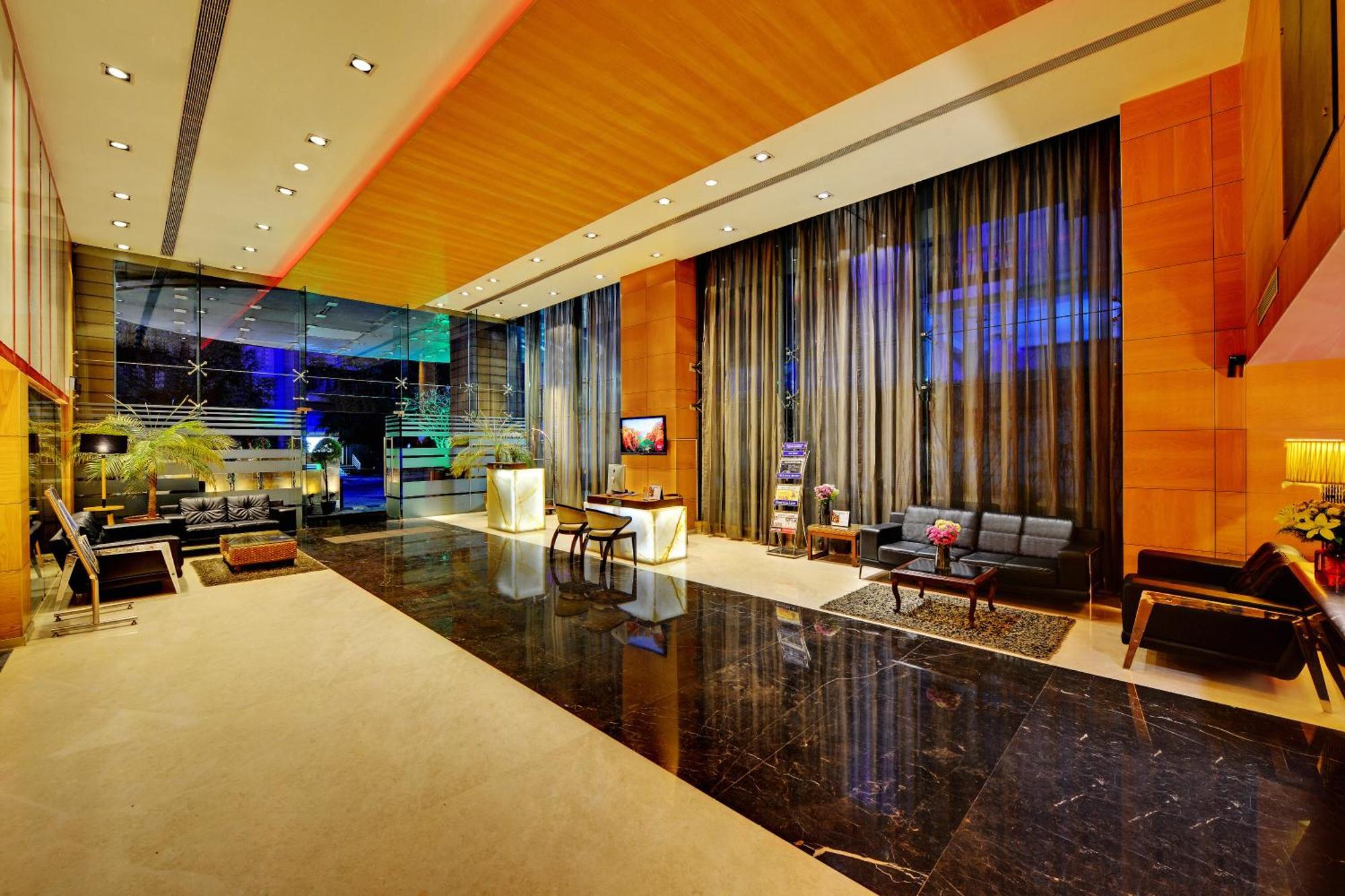 Iris The Business Hotel Бангалор Экстерьер фото