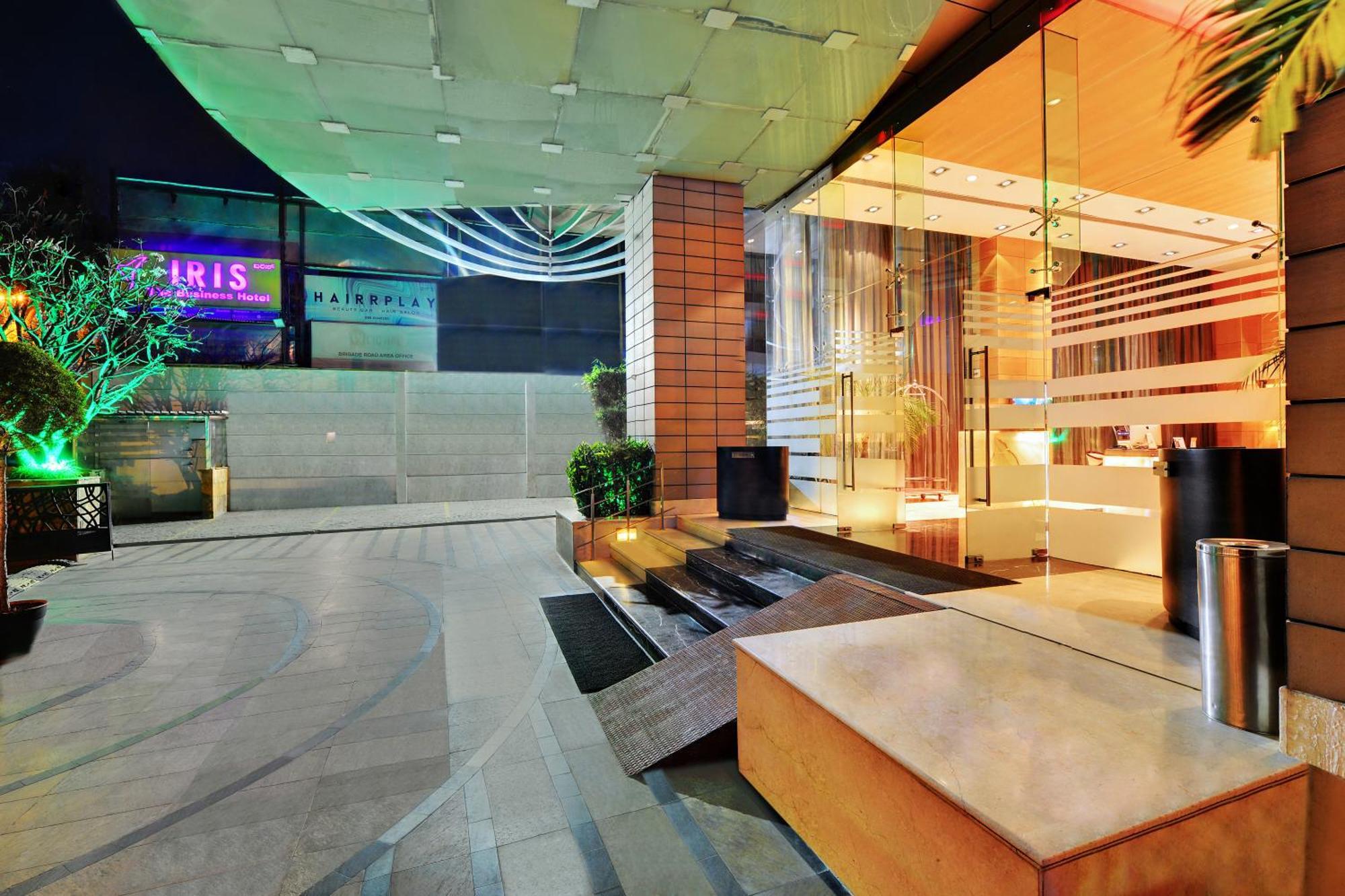 Iris The Business Hotel Бангалор Экстерьер фото